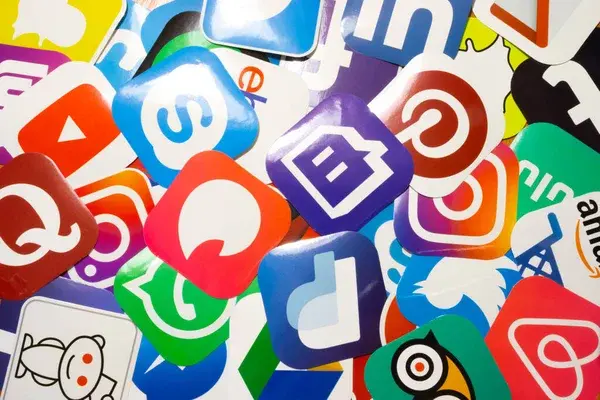 Publicidad en redes sociales: Cómo destacar en un mar de contenido importancia de las redes sociales